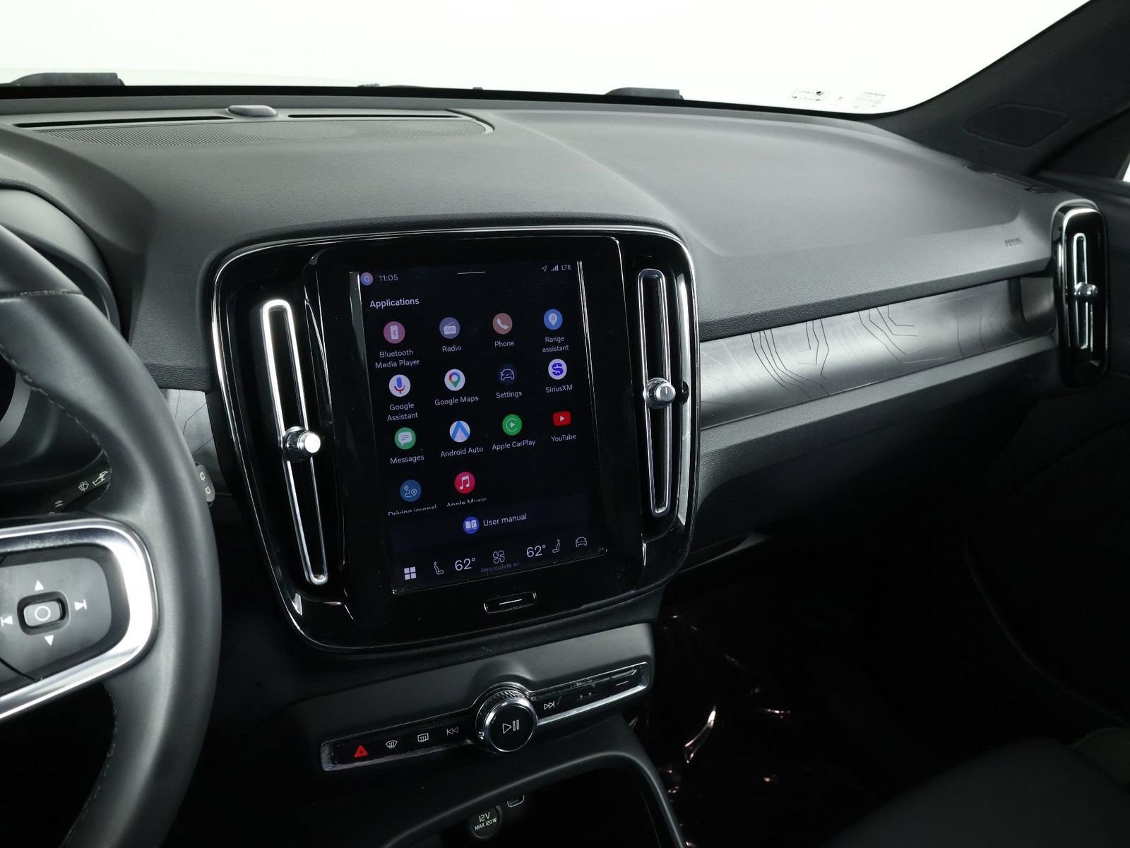 Used 2023 Volvo XC40 Recharge Core AWD/4WD image 9