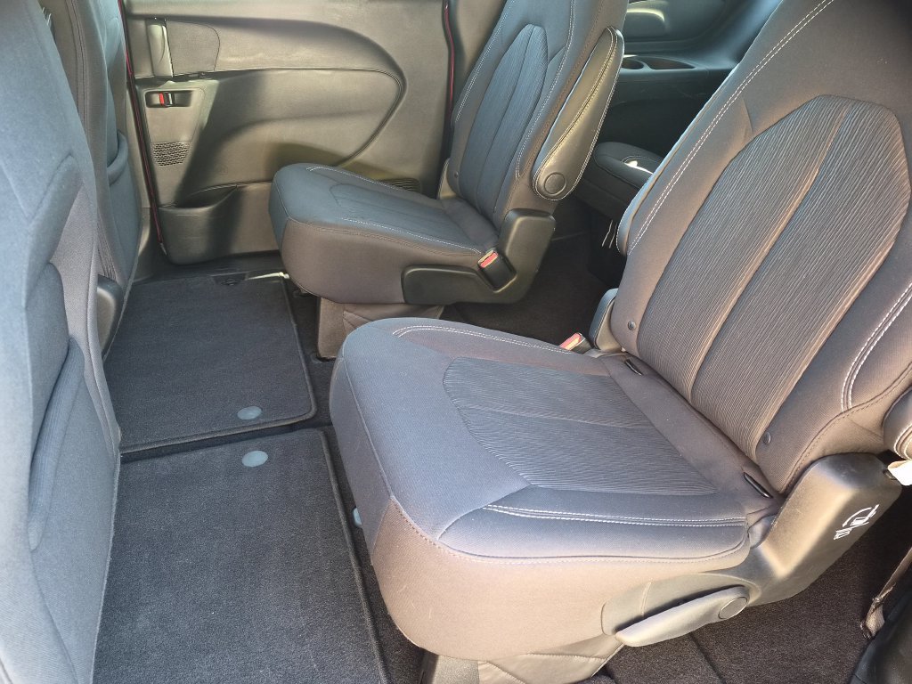 Used 2018 Chrysler Pacifica Touring Plus w/ S Appearance Package FWD image 22