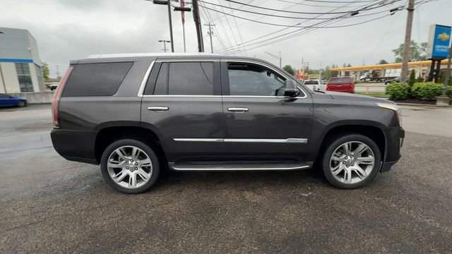 Used 2016 Cadillac Escalade Luxury AWD/4WD image 9