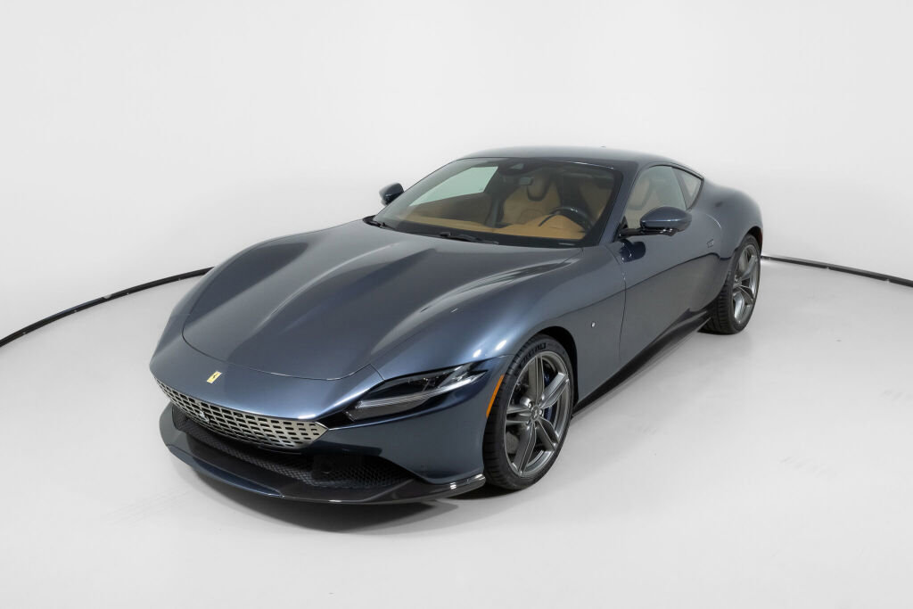 Used 2021 Ferrari Roma image 2