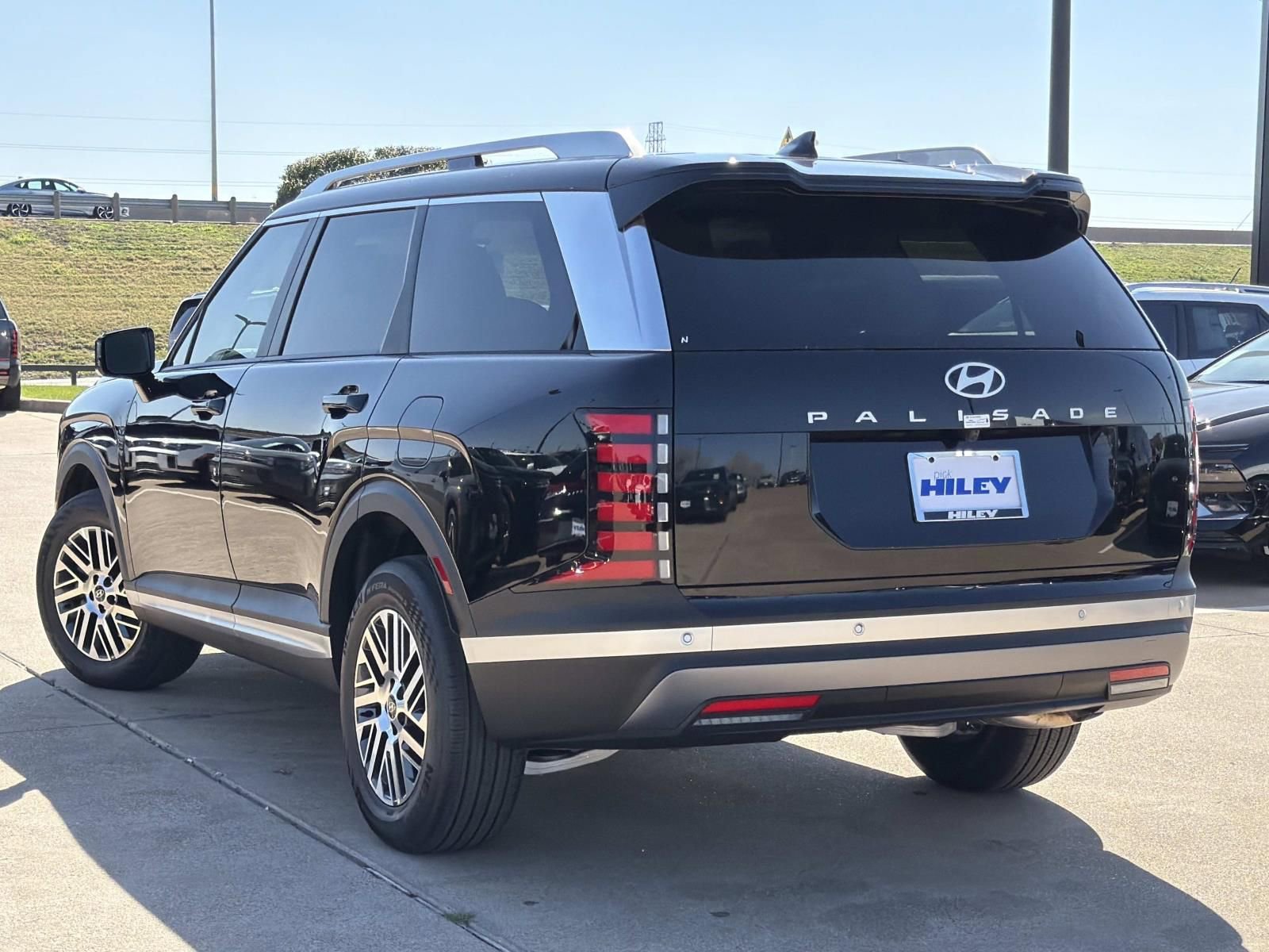 New 2026 Hyundai Palisade SEL FWD image 3