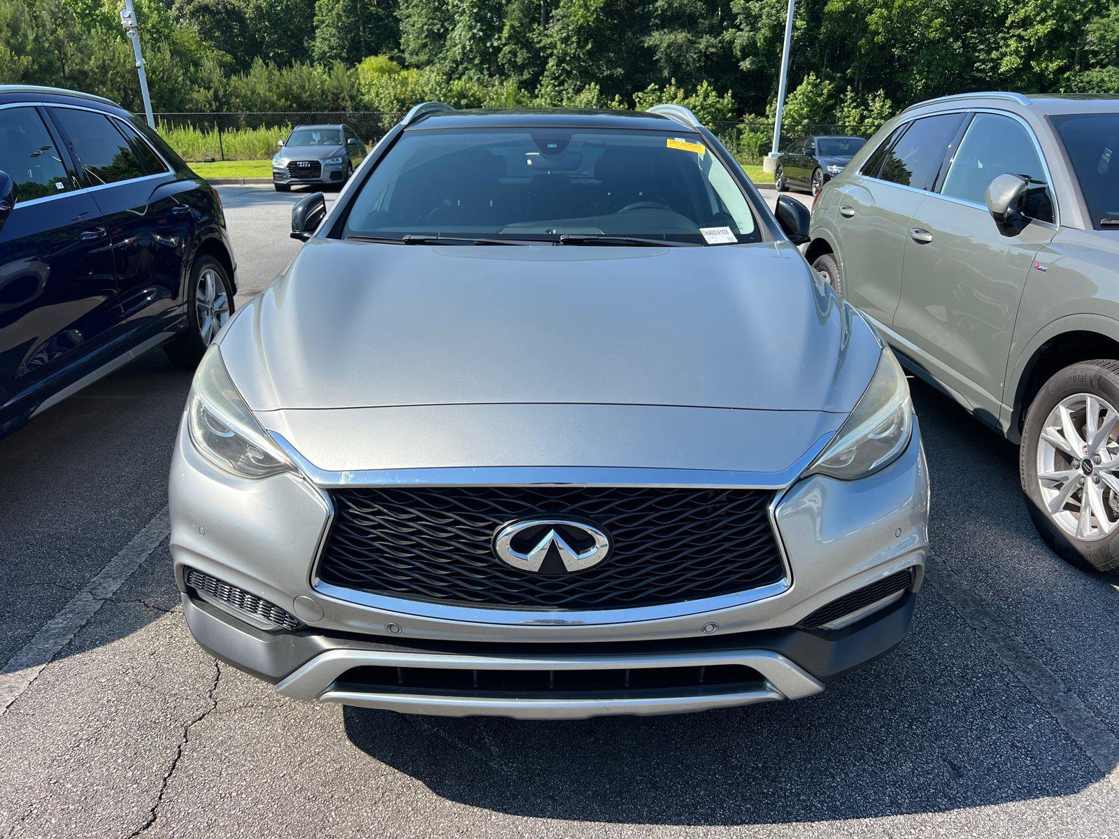 Used 2017 INFINITI QX30 Premium w/ Navigation Package AWD/4WD image 2