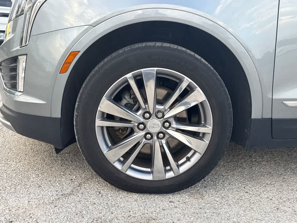 Used 2024 Cadillac XT5 Premium Luxury w/ LPO, Floor Liner Package AWD/4WD image 10