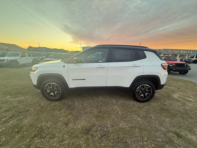 New 2026 Jeep Compass Trailhawk w/ Sun, Sound & Navigation Group AWD/4WD image 4