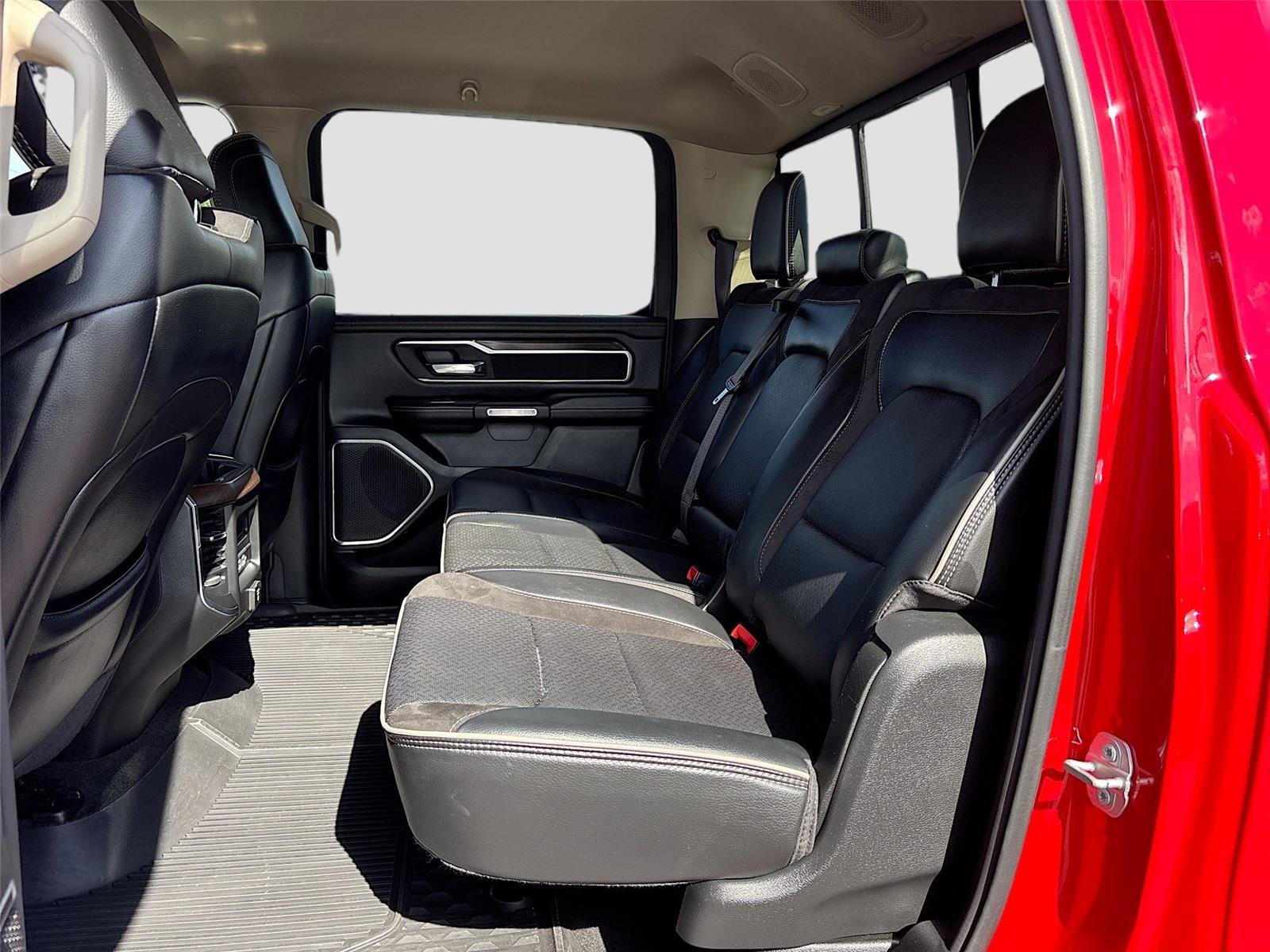 Used 2021 RAM 1500 Laramie AWD/4WD image 29