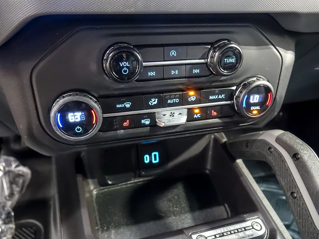 Used 2024 Ford Bronco Big Bend w/ Sasquatch Package AWD/4WD image 17