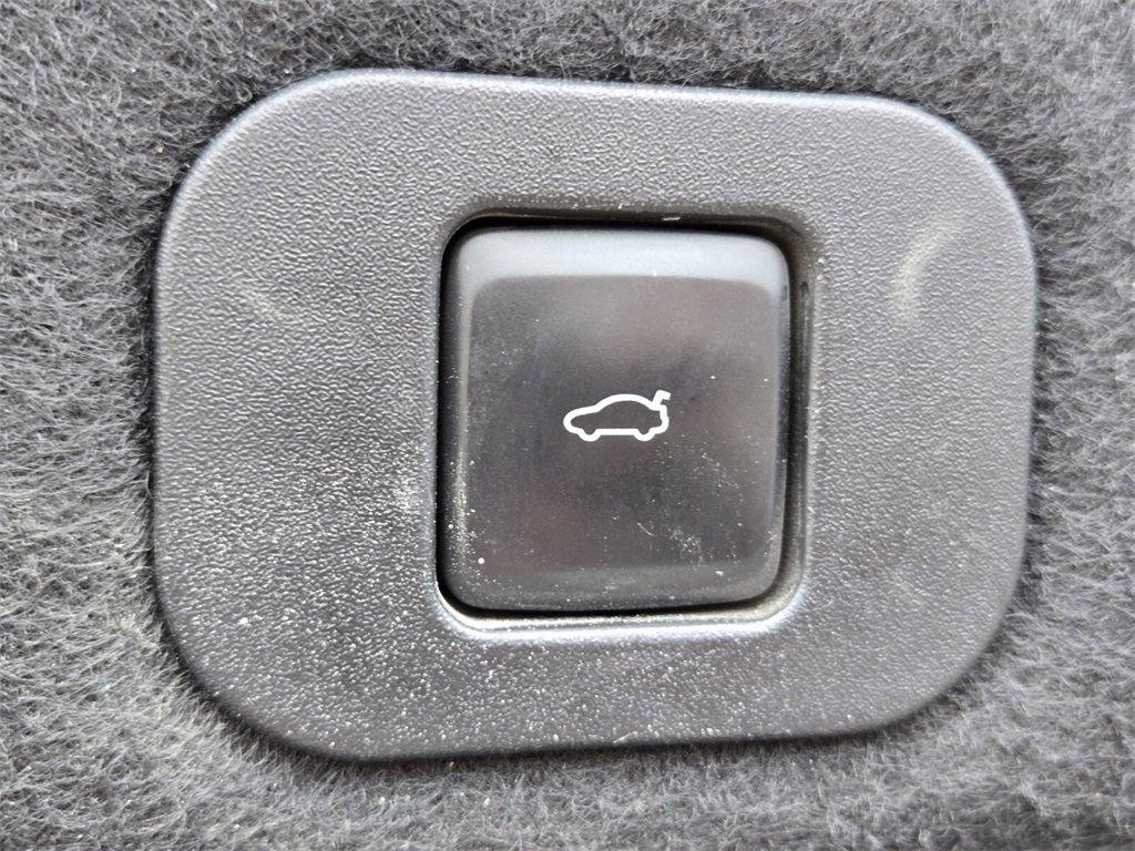 Used 2019 Lincoln Continental Reserve image 22