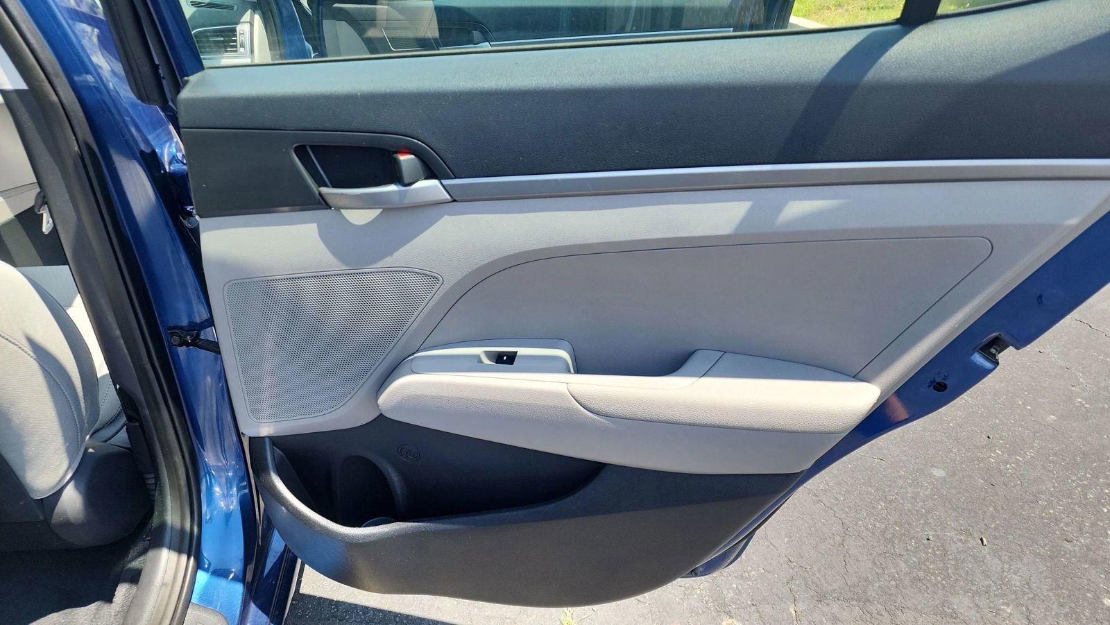 Used 2017 Hyundai Elantra SE image 23