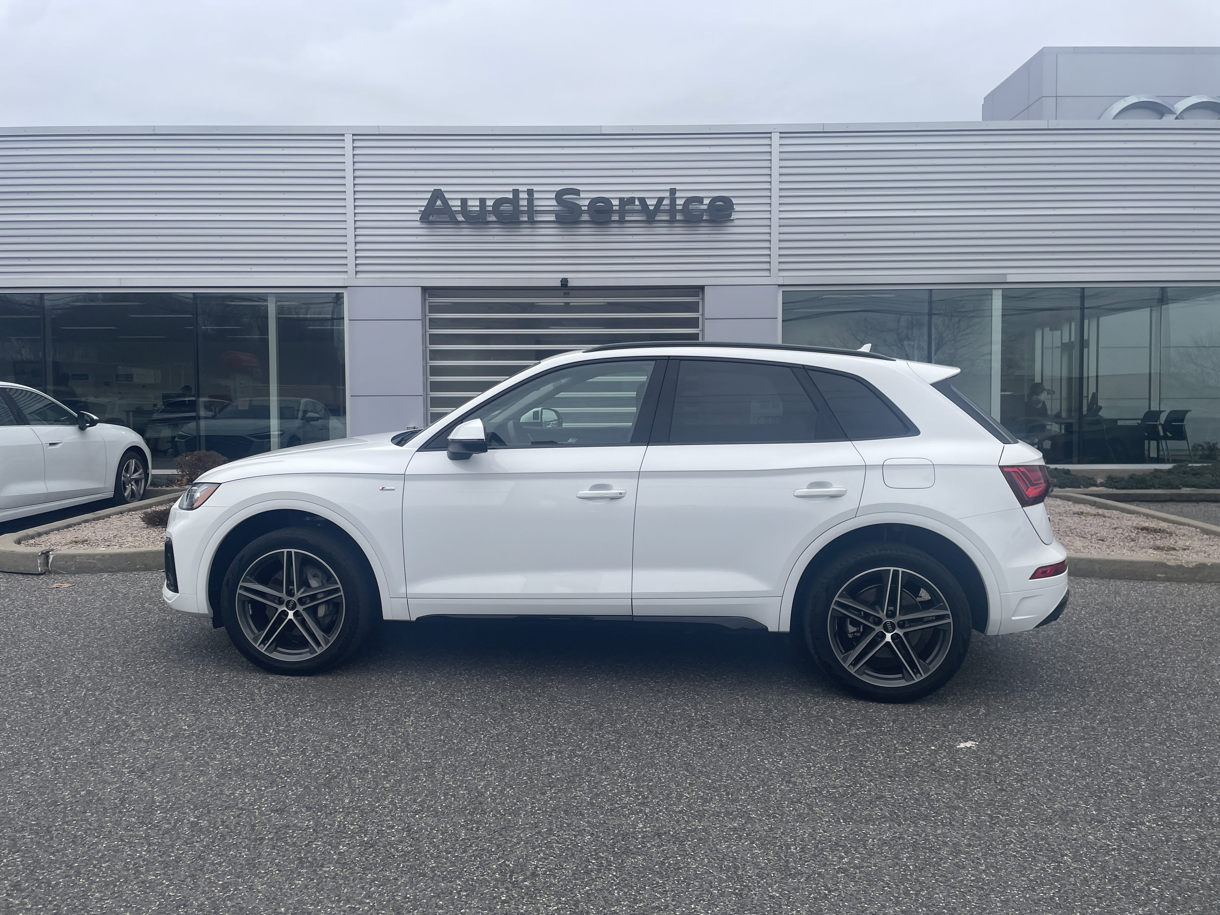 Certified 2023 Audi Q5 e Premium Plus w/ Premium Plus Package image 3