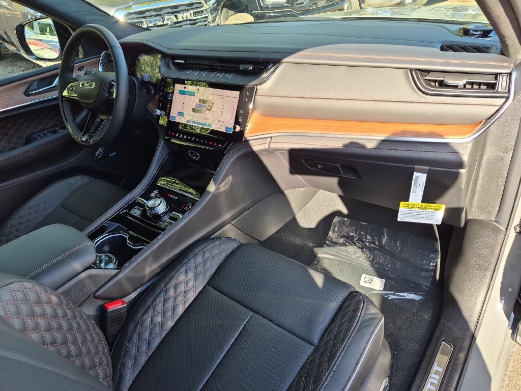 New 2027 Jeep Grand Cherokee Summit AWD/4WD image 17