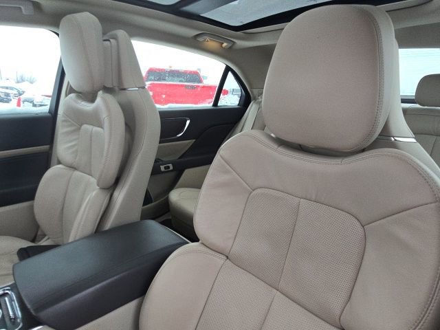 Used 2020 Lincoln Continental Reserve image 17