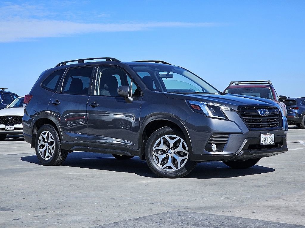 Certified 2023 Subaru Forester Premium AWD/4WD image 4