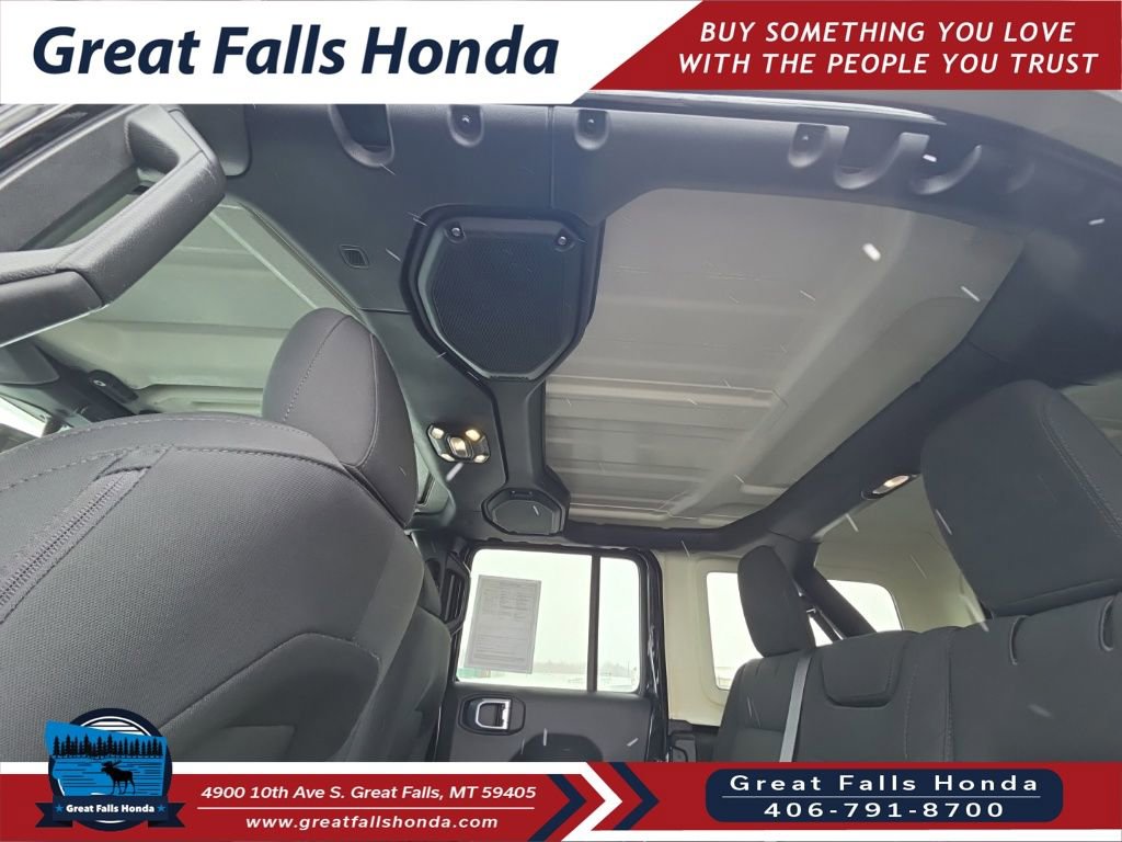 Used 2021 Jeep Wrangler Unlimited Sahara w/ Cold Weather Group image 26