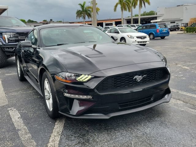 Used 2020 Ford Mustang Coupe RWD image 2