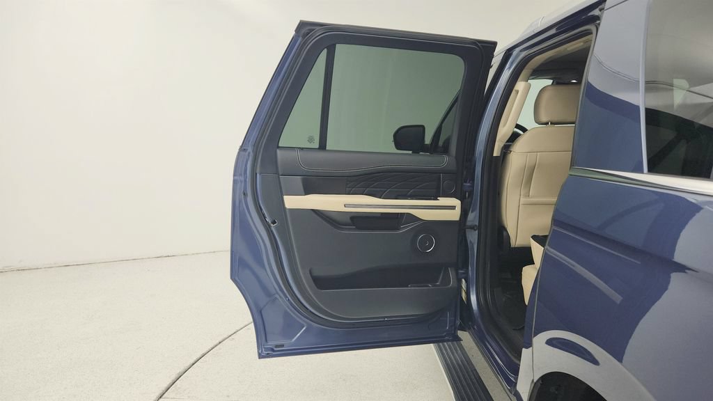 Used 2022 Ford Expedition Max Platinum RWD image 21