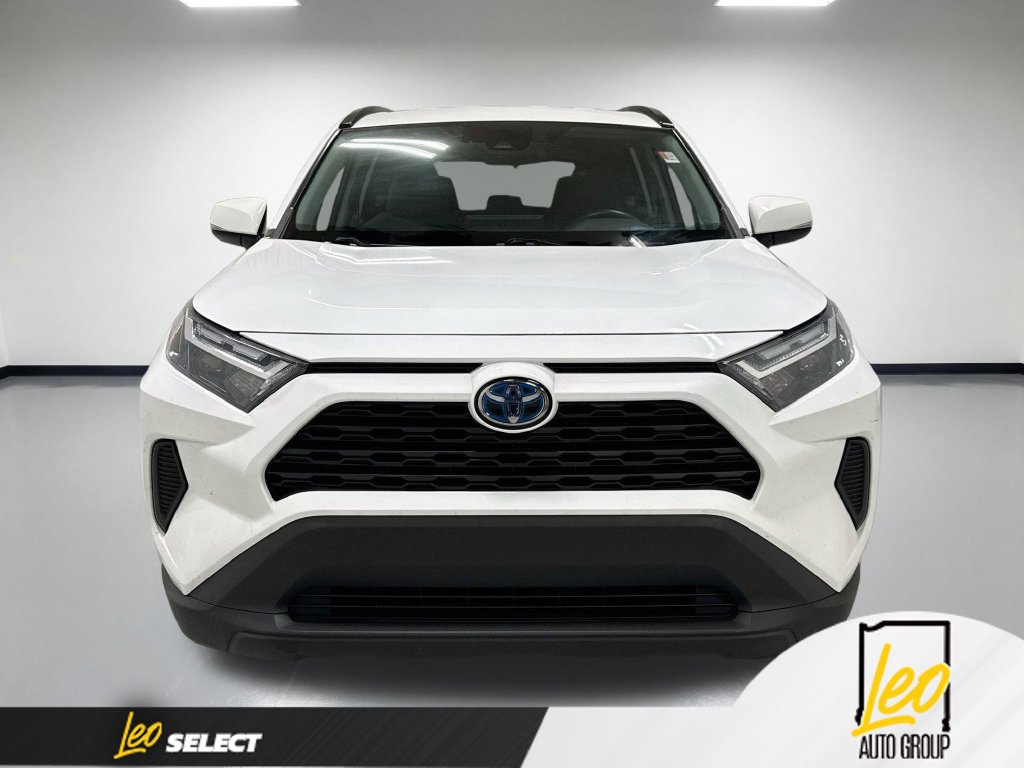 Used 2022 Toyota RAV4 XLE w/ XLE Grade Weather Package AWD/4WD image 2