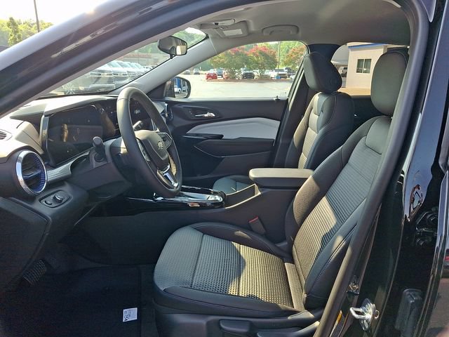 New 2026 Chevrolet Trax LT w/ LT Convenience Package FWD image 11