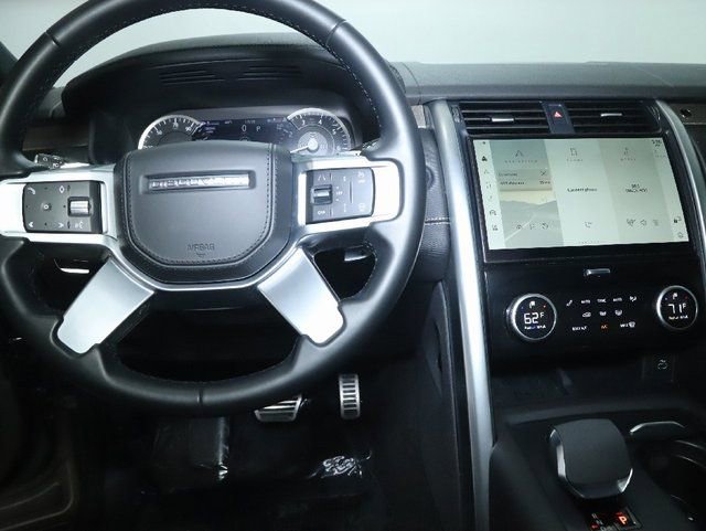 Certified 2023 Land Rover Discovery Metropolitan Edition AWD/4WD image 15