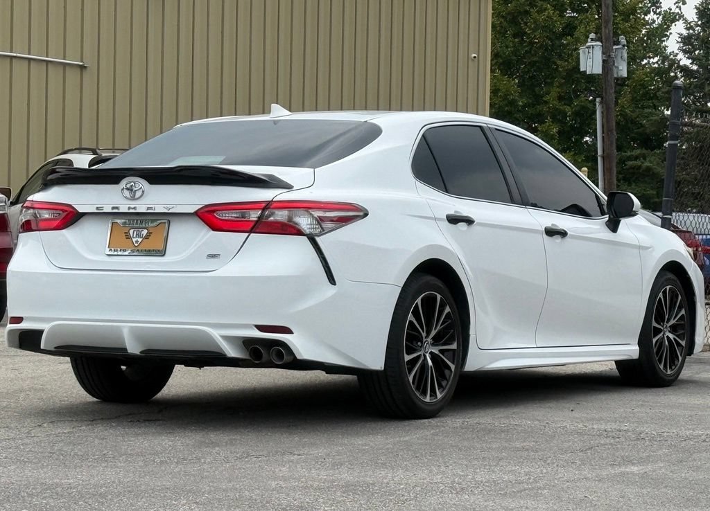 Used 2019 Toyota Camry SE w/ Convenience Package FWD image 5