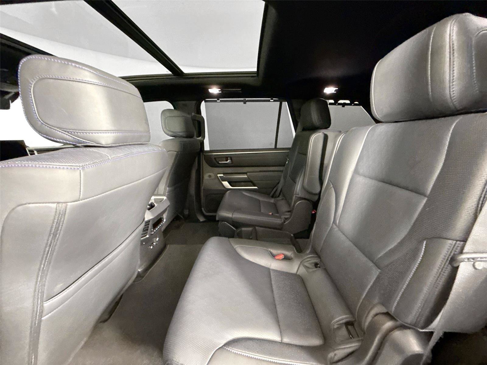 Certified 2025 Toyota Sequoia Platinum AWD/4WD image 33