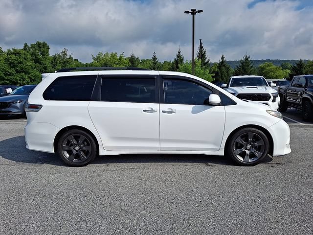 Used 2016 Toyota Sienna SE w/ SE Preferred Package FWD image 7