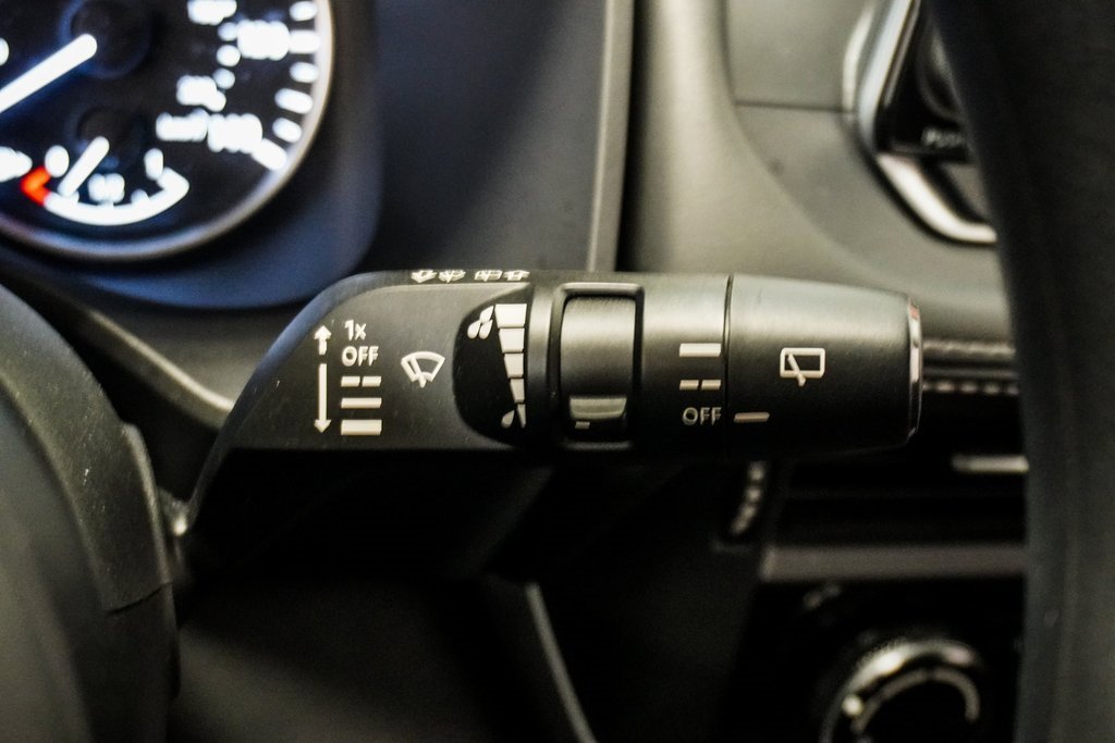 Used 2023 Nissan Rogue S image 17