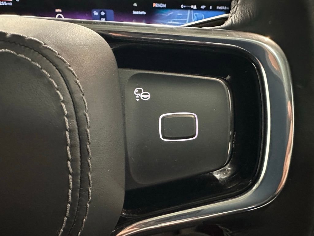 Used 2025 Lincoln Navigator Reserve image 20