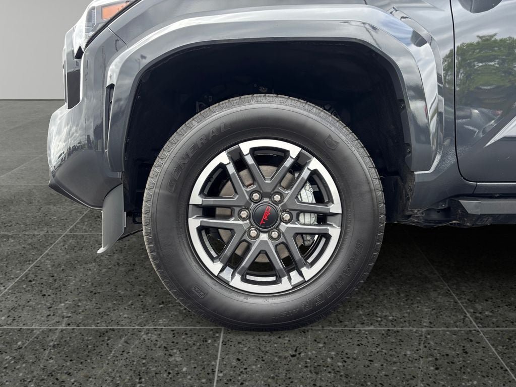 Used 2024 Toyota Tacoma TRD Sport AWD/4WD image 4