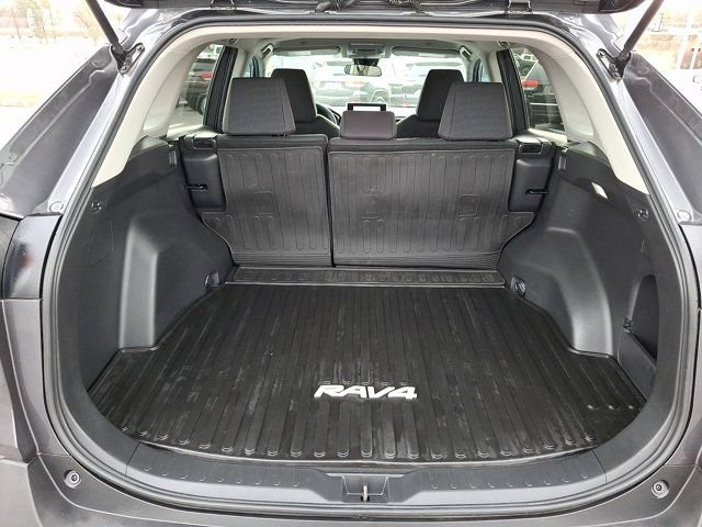 Used 2023 Toyota RAV4 LE FWD image 32