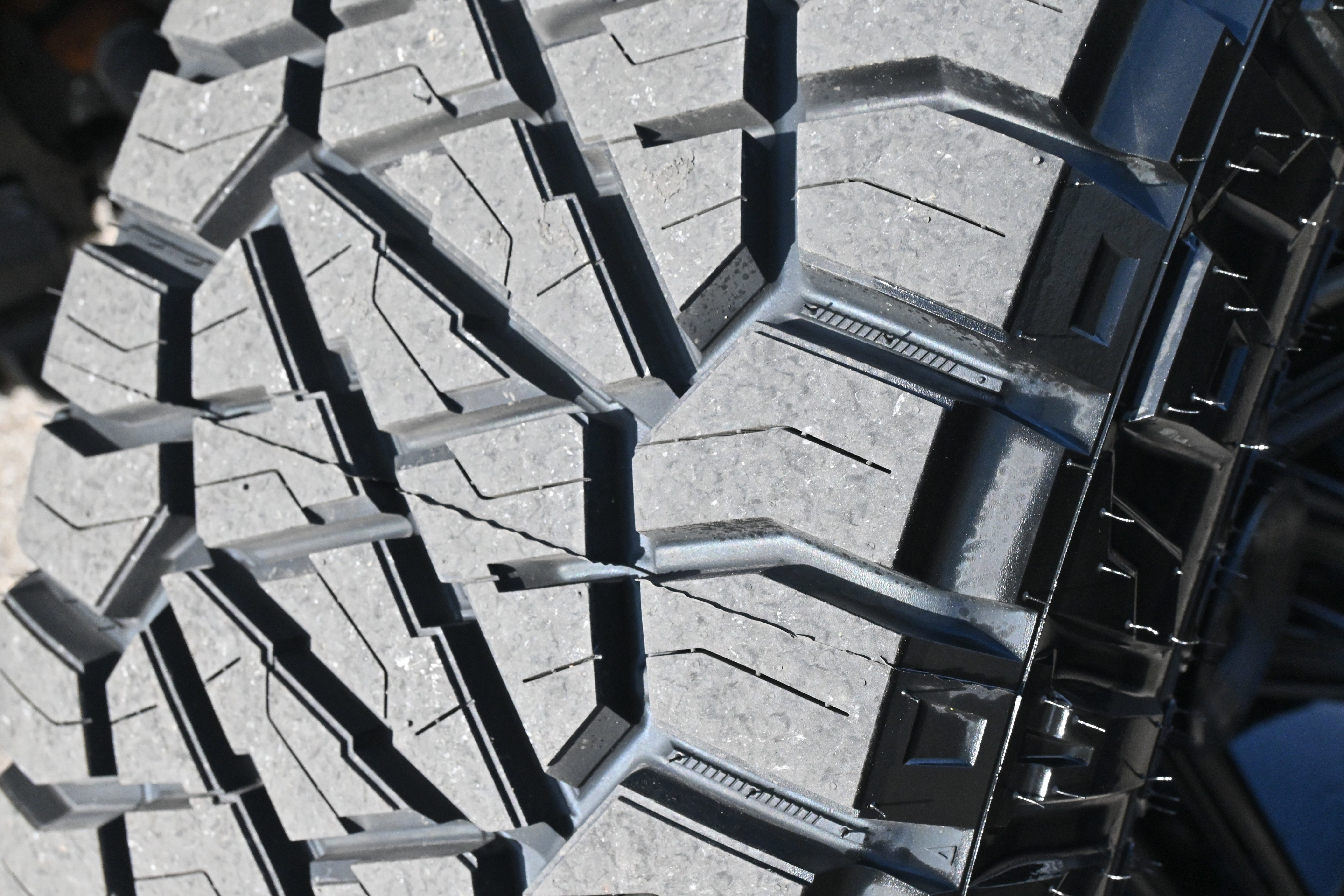 Used 2025 Chevrolet Silverado 2500 ZR2 w/ Technology Package image 29