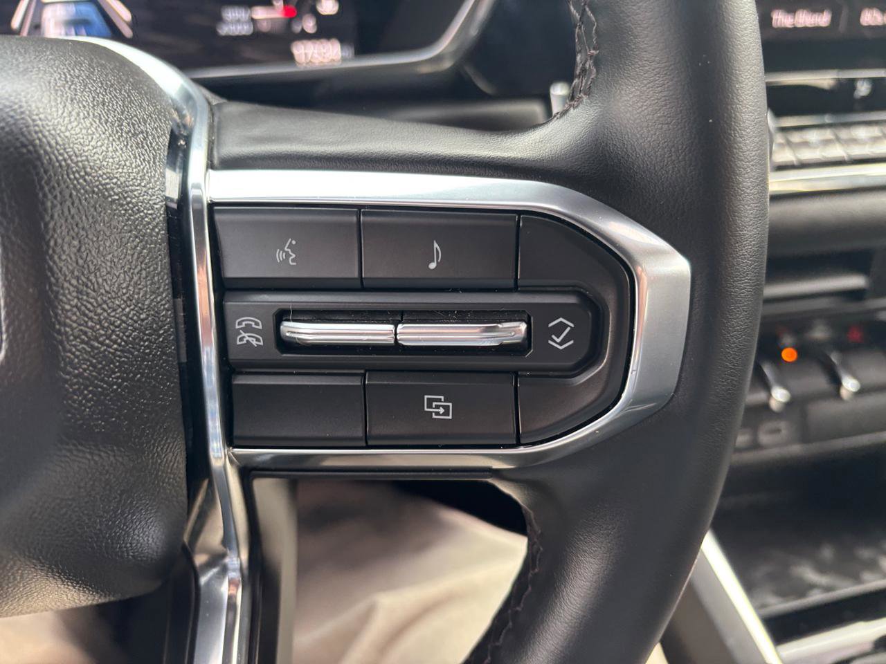 Used 2024 GMC Canyon Elevation w/ Convenience Package image 17