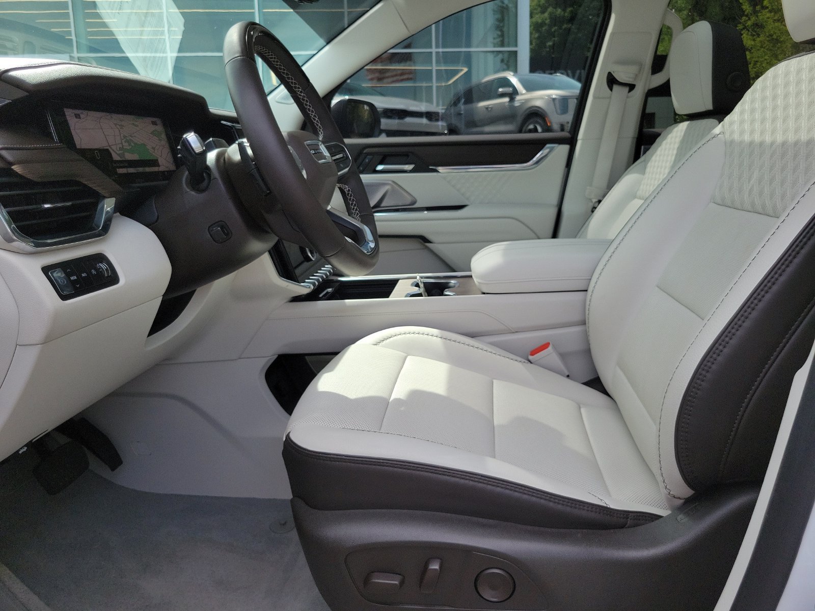 Used 2024 GMC Acadia Denali w/ Super Cruise Package AWD/4WD image 9