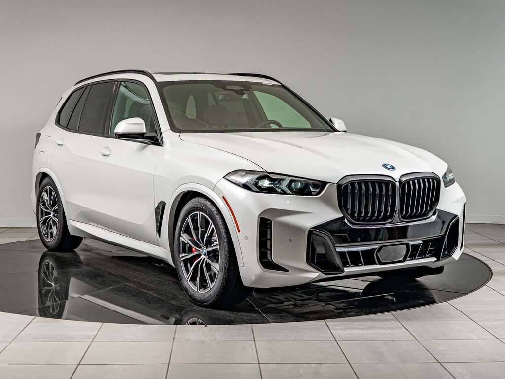 New 2026 BMW X5 xDrive50e w/ M Sport Package AWD/4WD image 3