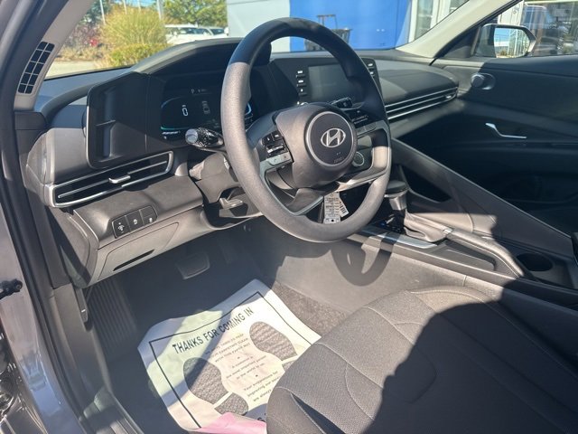 Certified 2025 Hyundai Elantra SE image 21