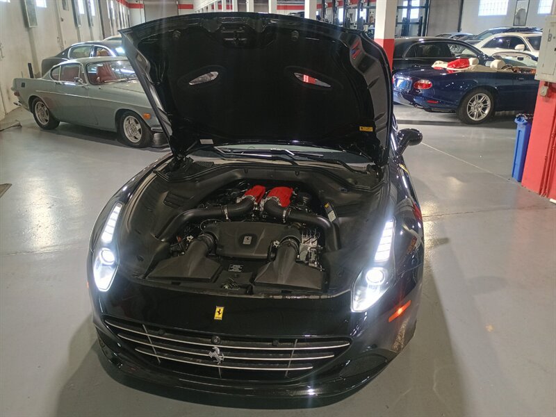 Used 2018 Ferrari California T RWD image 36