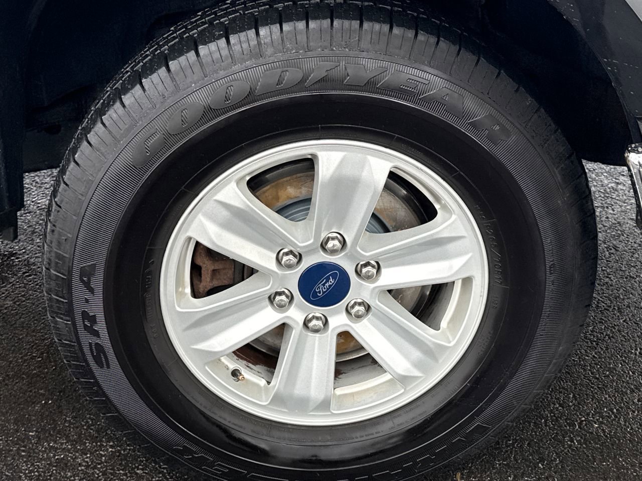 Used 2015 Ford F150 XLT image 9