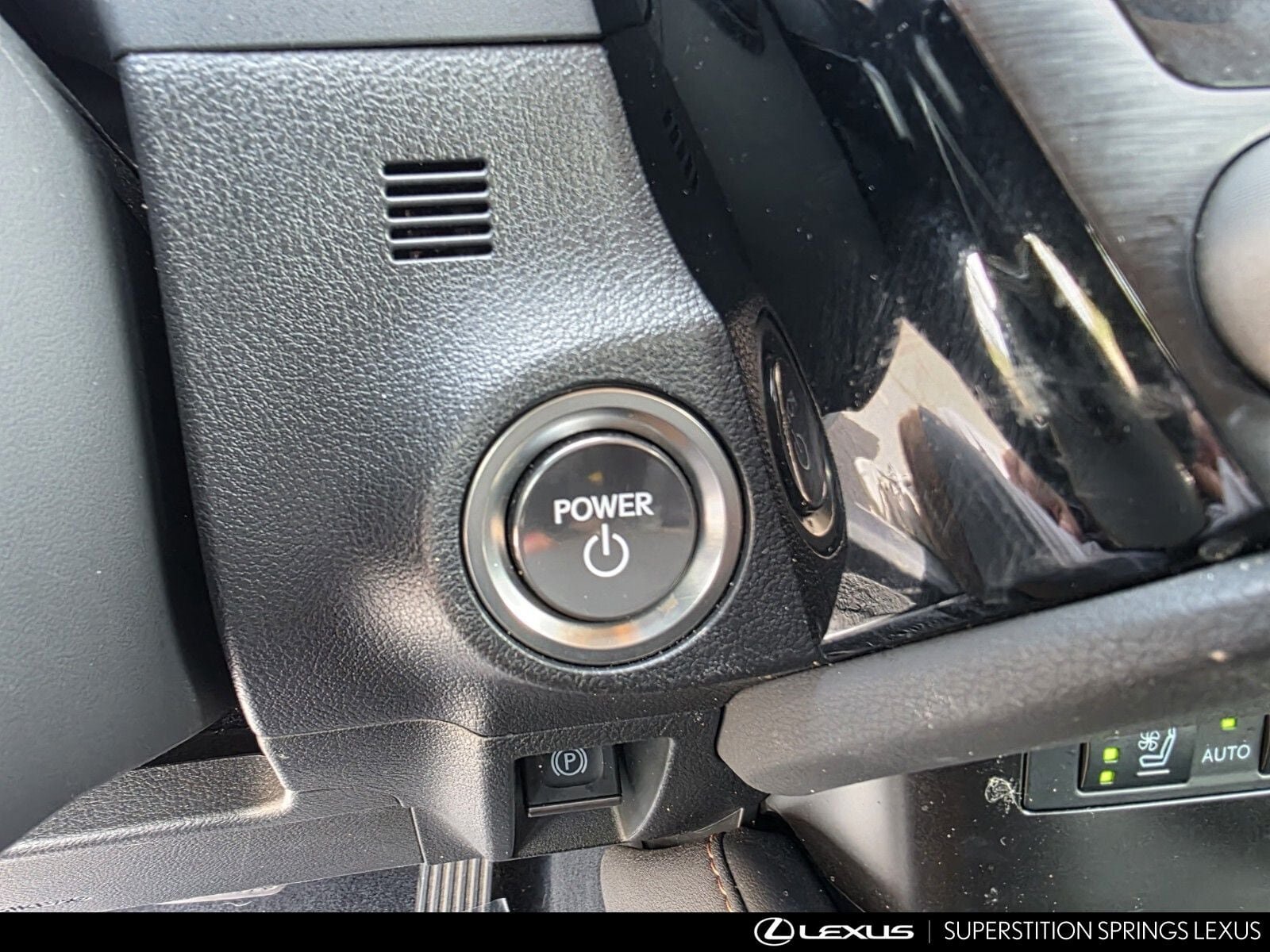 Used 2024 Lexus ES 300h w/ Accessory Package (Z2) FWD image 21