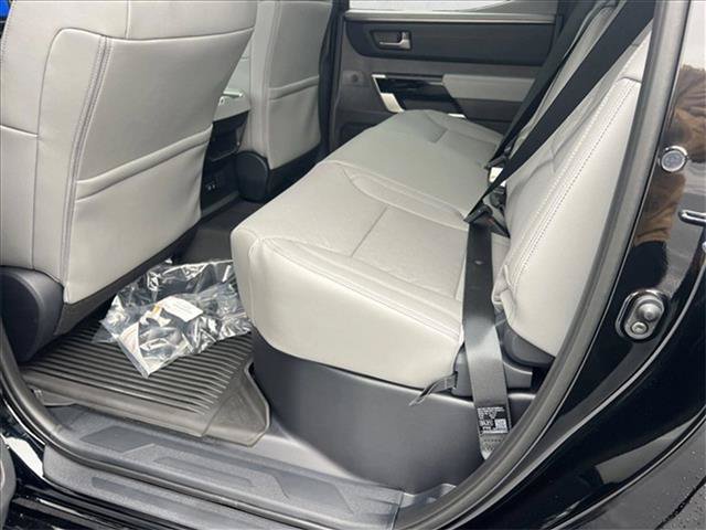 Used 2025 Toyota Tundra Limited AWD/4WD image 20