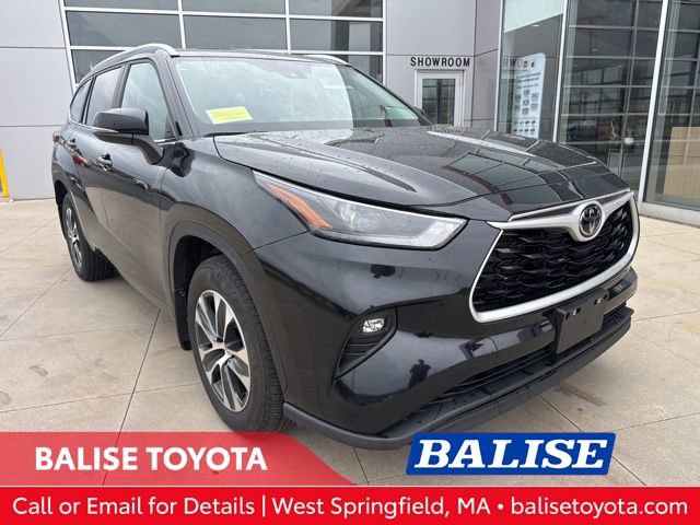 Used 2025 Toyota Highlander XLE AWD/4WD image 1