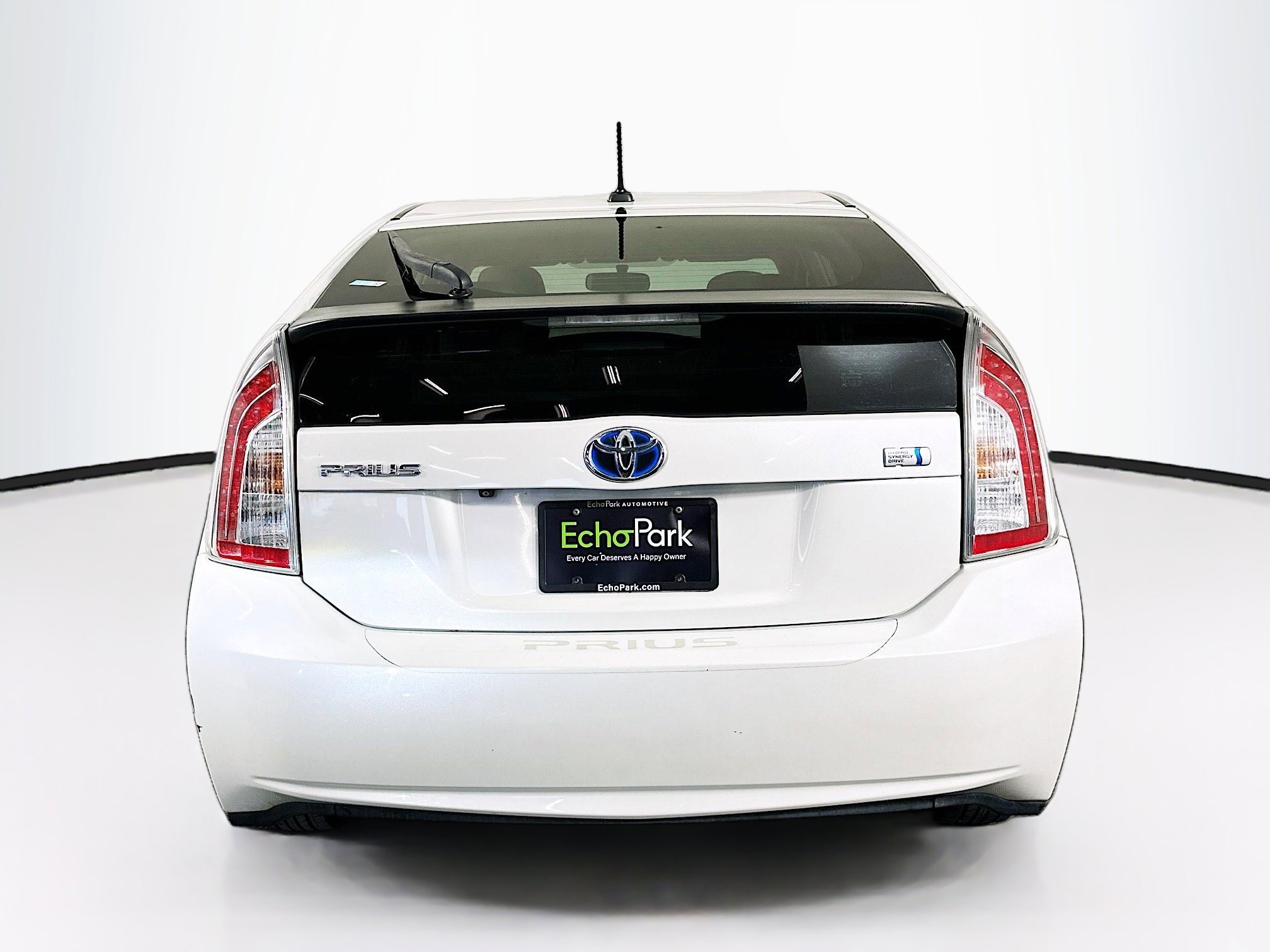 Used 2015 Toyota Prius Three w/ Preferred Accessory Package FWD image 7