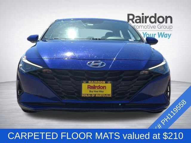 Used 2023 Hyundai Elantra SE w/ Preferred Accessory Package FWD image 2