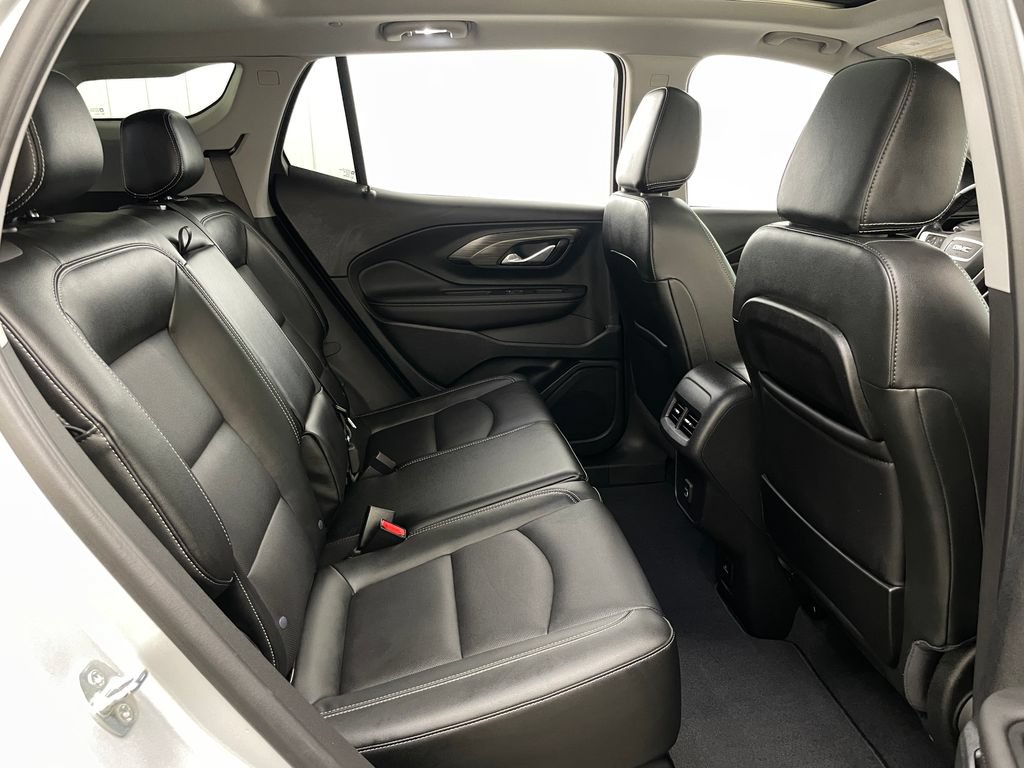 Used 2022 GMC Terrain SLT w/ Infotainment Package II AWD/4WD image 44
