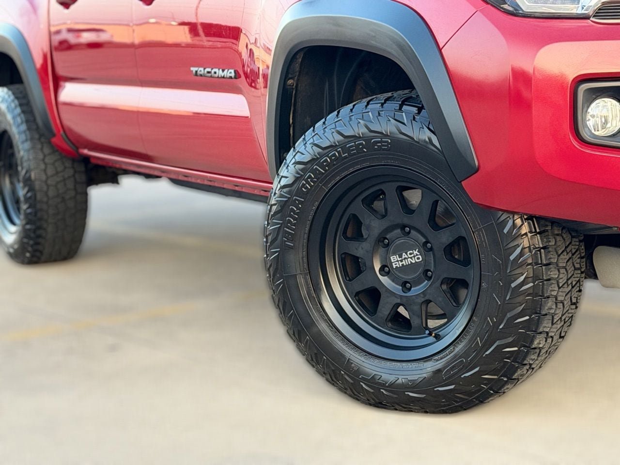 Used 2017 Toyota Tacoma TRD Off-Road w/ Tow Package (A/T) AWD/4WD image 8