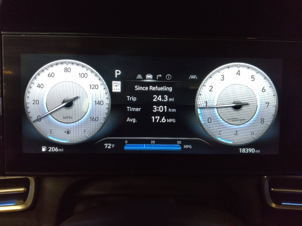 Used 2025 Hyundai Elantra SEL image 23