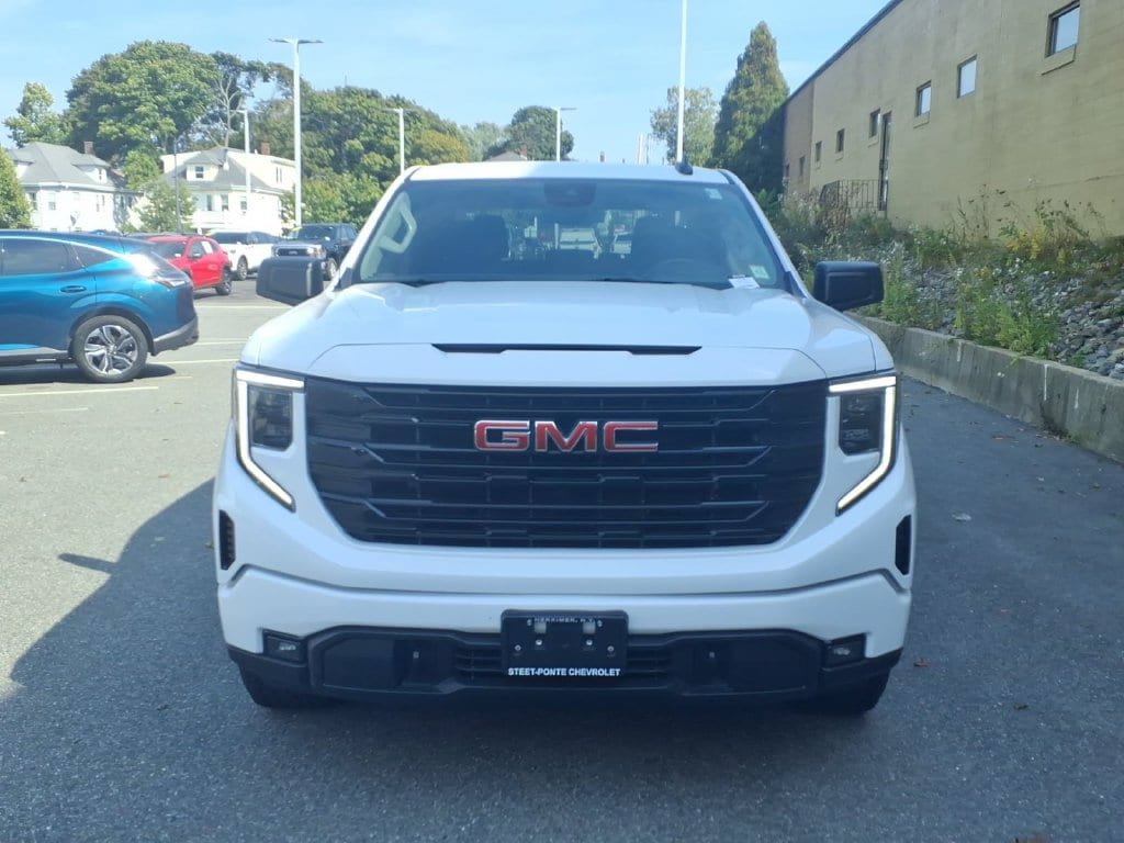 Used 2023 GMC Sierra 1500 Elevation AWD/4WD image 3
