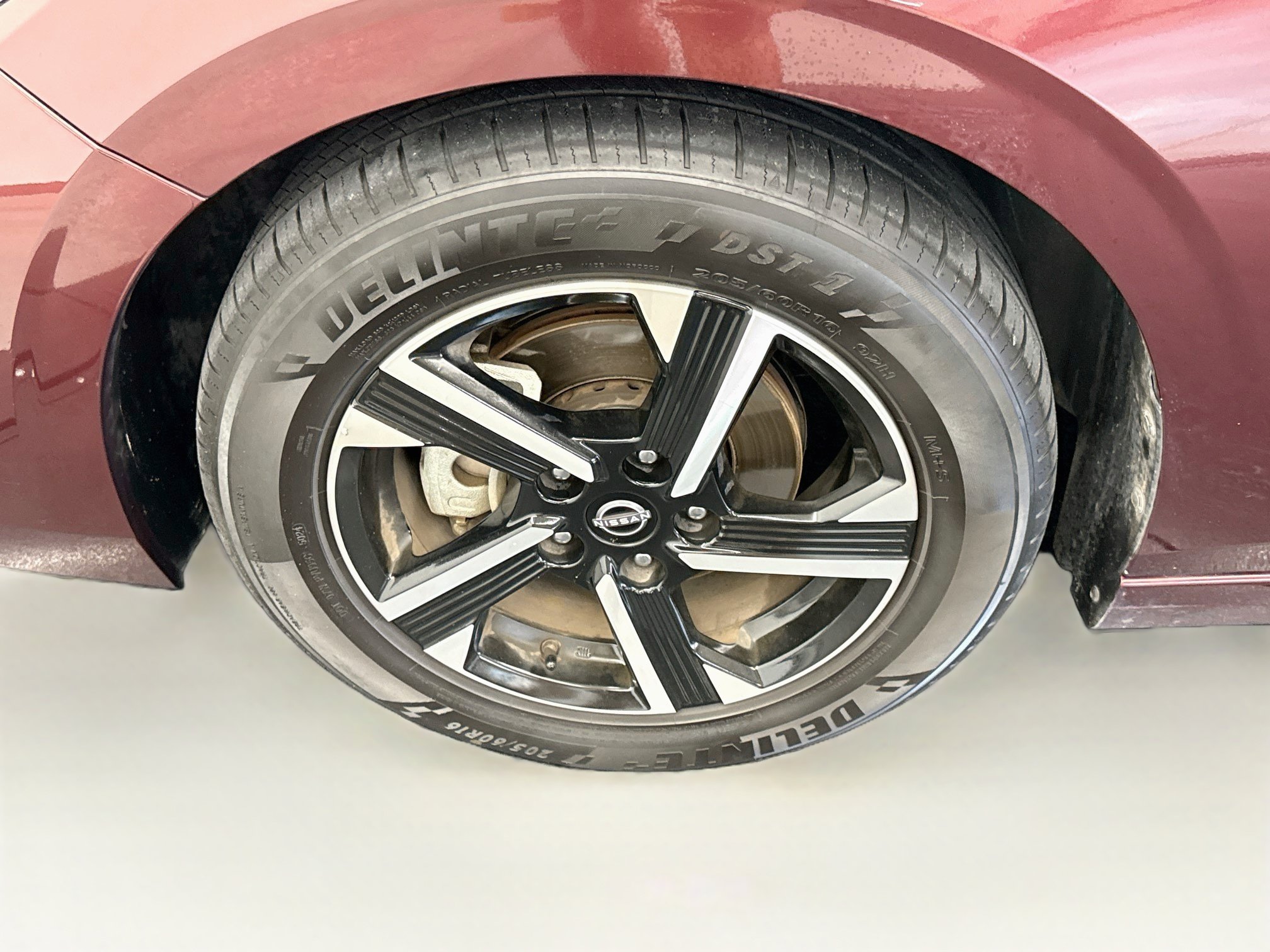 Used 2024 Nissan Sentra SV FWD image 11