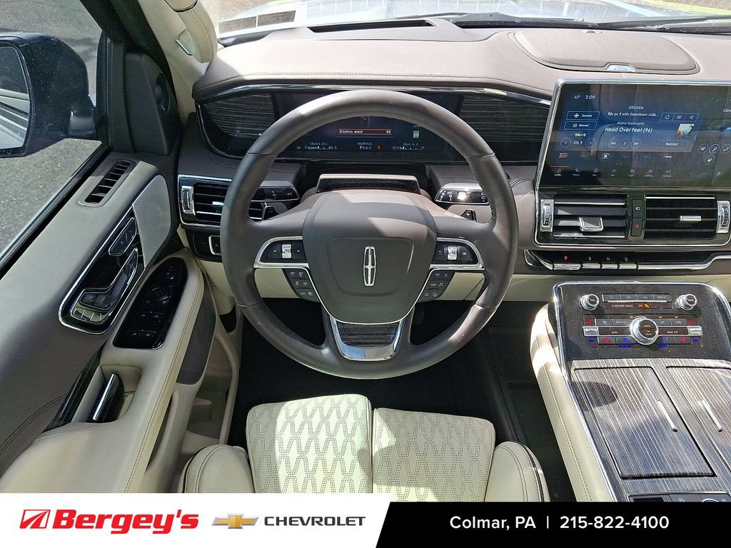 Used 2023 Lincoln Navigator L Black Label AWD/4WD image 17