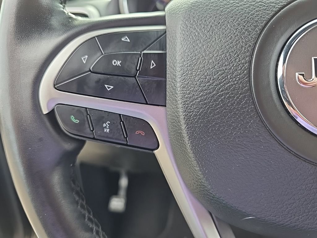 Used 2022 Jeep Grand Cherokee Laredo X image 17