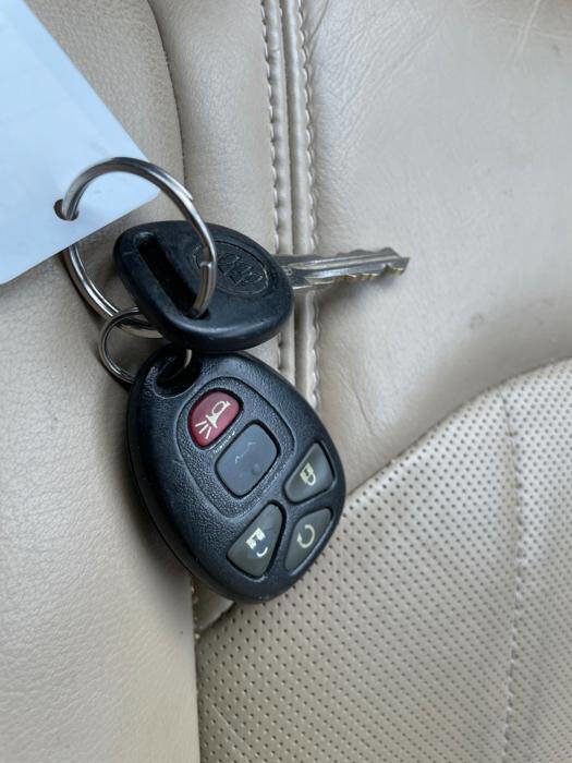 Used 2009 Buick Enclave CXL w/ Driver Confidence Package image 46