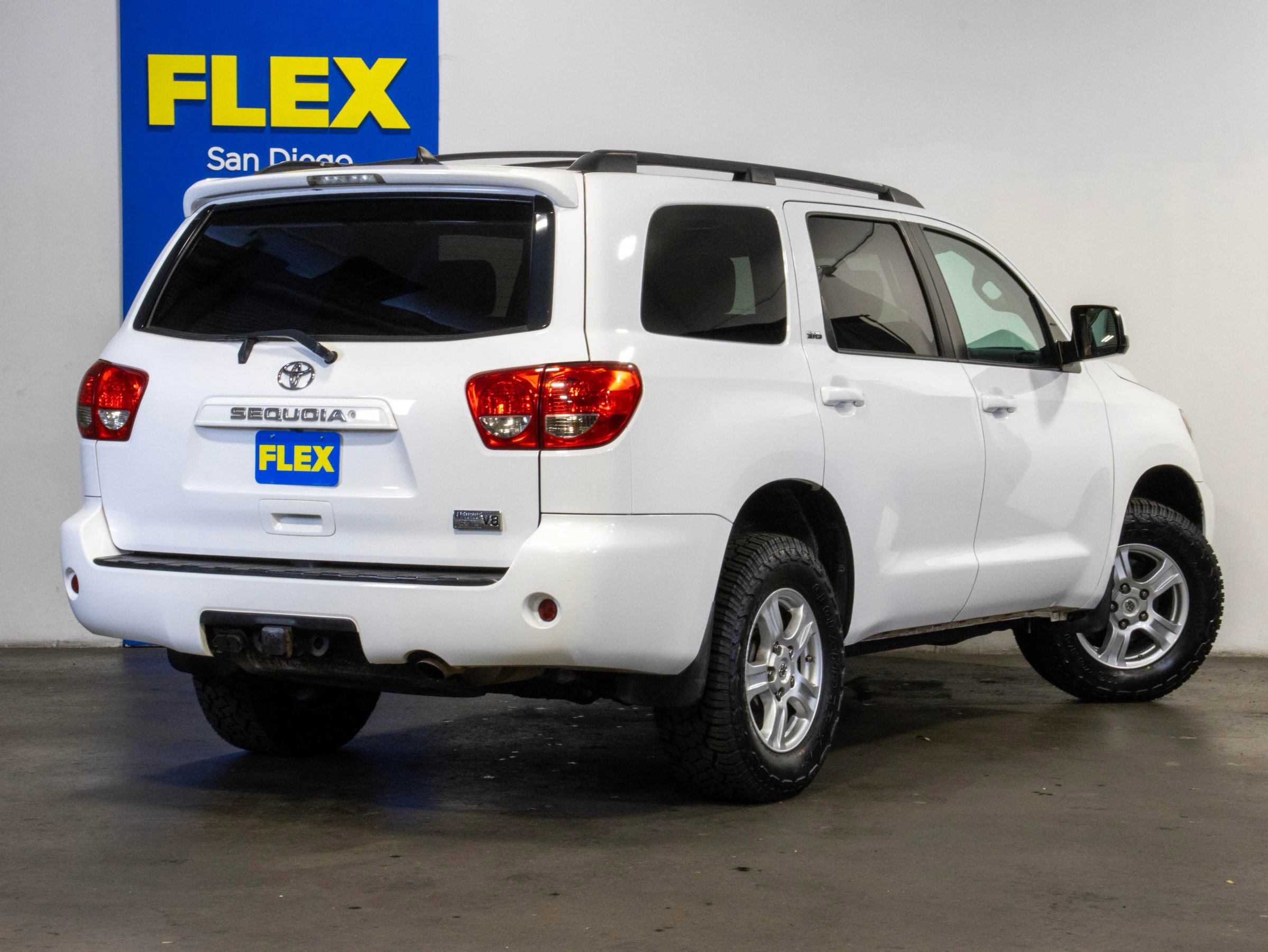 Used 2014 Toyota Sequoia SR5 RWD image 6